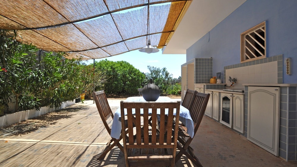 Villetta Certosina 1 - Villa Just a few Meters From the sea