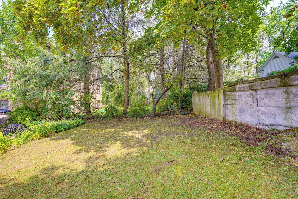 Steps to Union College: Home w/ Shared Yard!