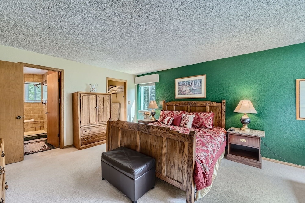 122 Cinnamon Ridge 2 Bedroom Condo by RedAwning