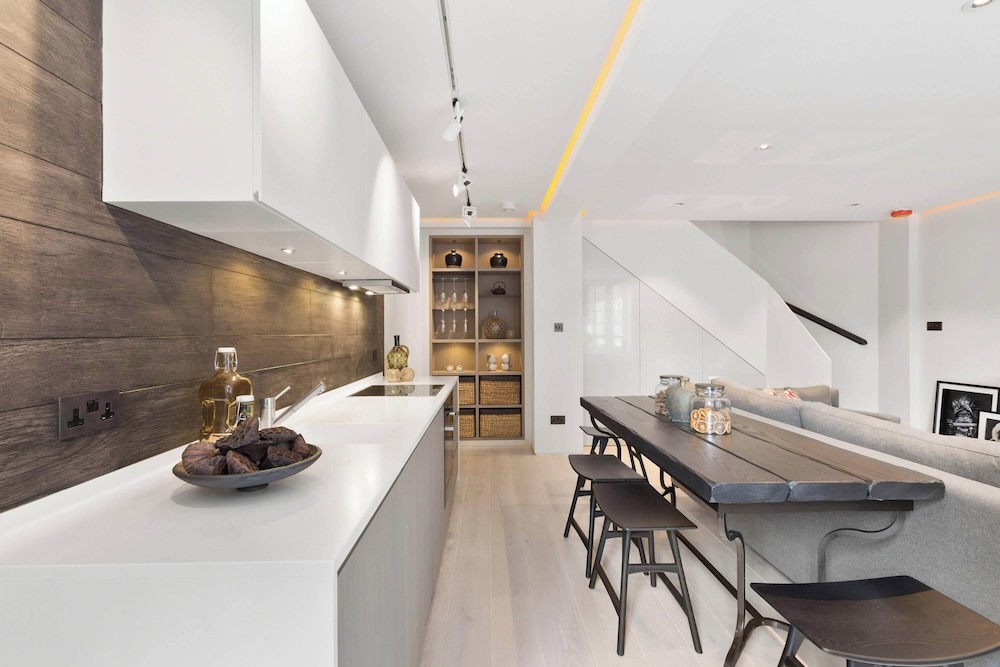 Knightsbridge & Chelsea Lux 2 bed Duplex