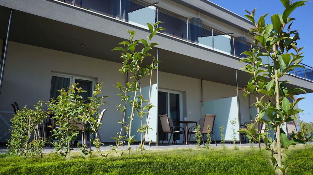 Finikas Garden Beach Resort Nikiti