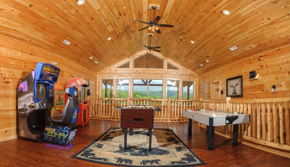 Greenbrier Estate 28 Bedroom Cabin by RedAwning