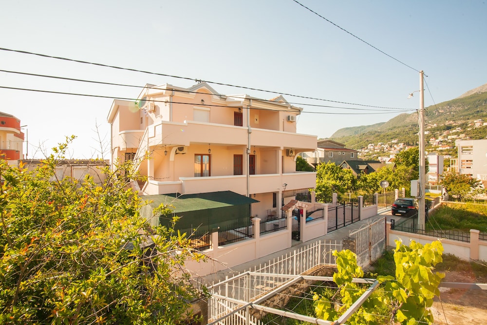 Apartments Taida