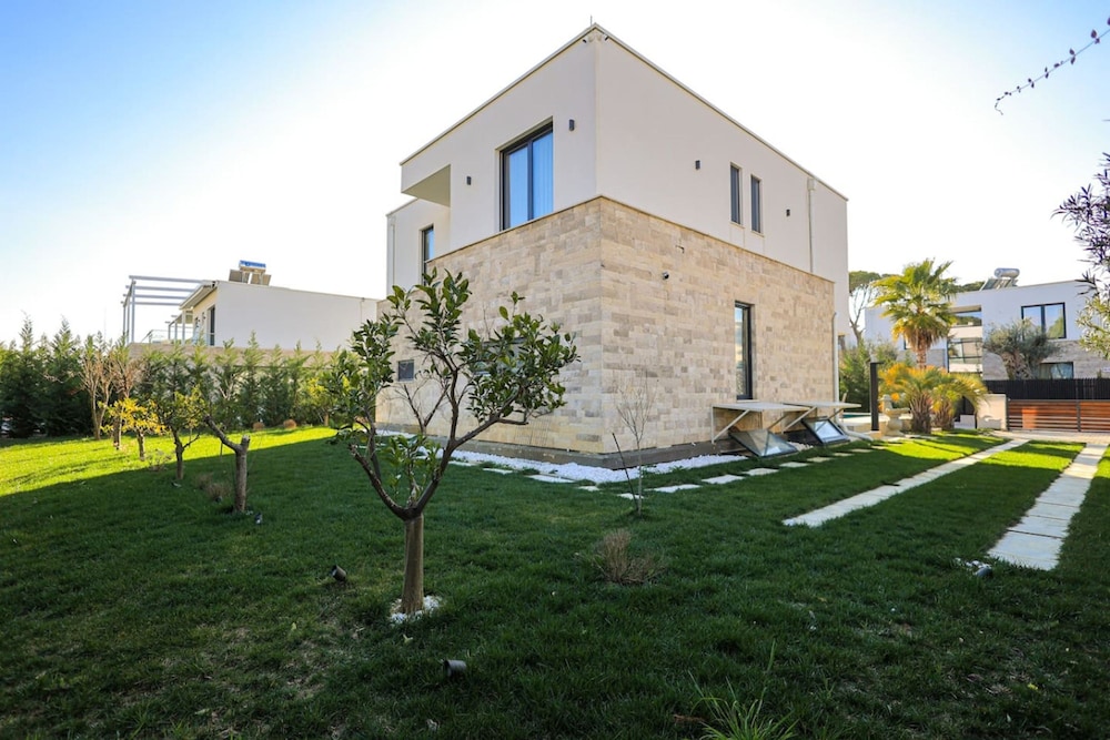 Sanpietro Vacation Villa 005