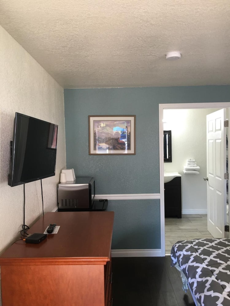 Belfair Motel