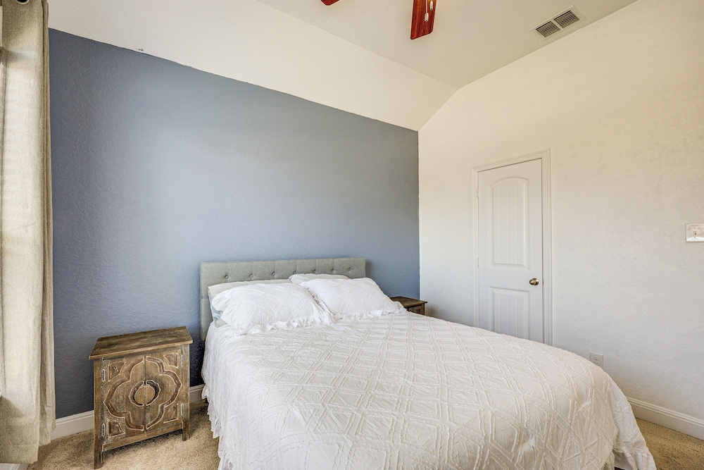 Pool Access & Fenced Yard: Modern San Antonio Gem