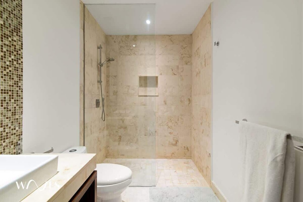 2 Br. Luminous and Spacious Pool View Apt