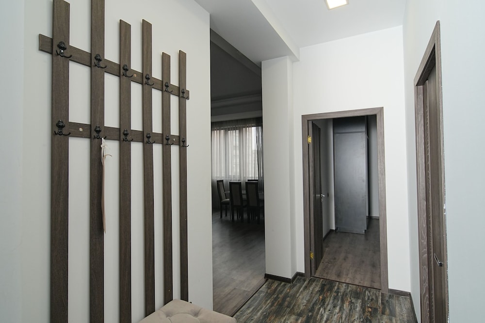 Elegant Suite by Sweet Home