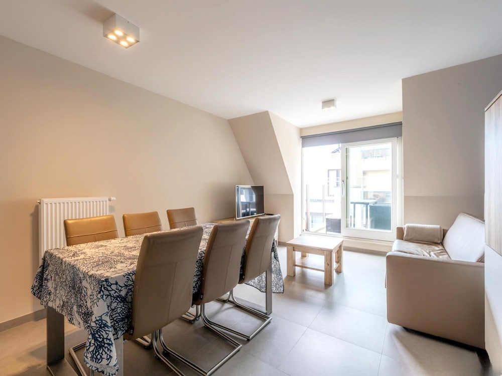 2-bedroom Flat With Side sea View