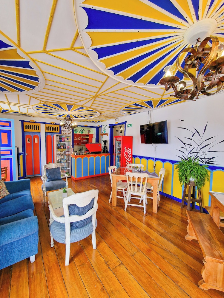 Hostal Mythos