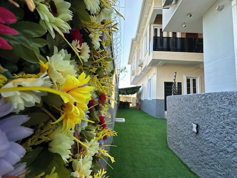 1759 APARTMENTS