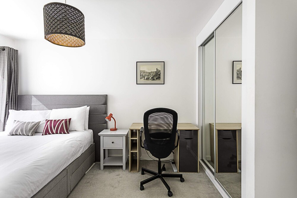 Beautiful Open Plan Garden Flat