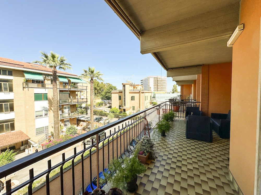 Luminous 2Br Family Apartment In Residential Area