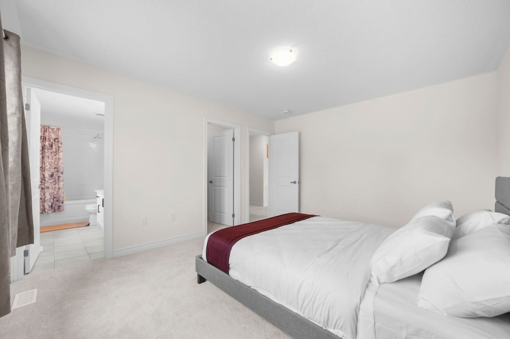 Prime Peterborough 5BR Newly Renovated Home
