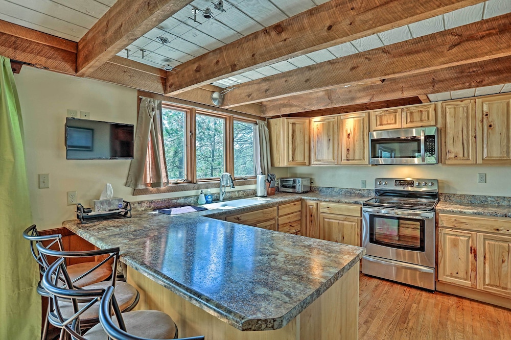 Rustic Black Hills Retreat w/ Expansive Views view 4