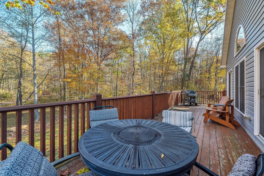 Mariposa Moon Cottage at Sleepy Creek view 4