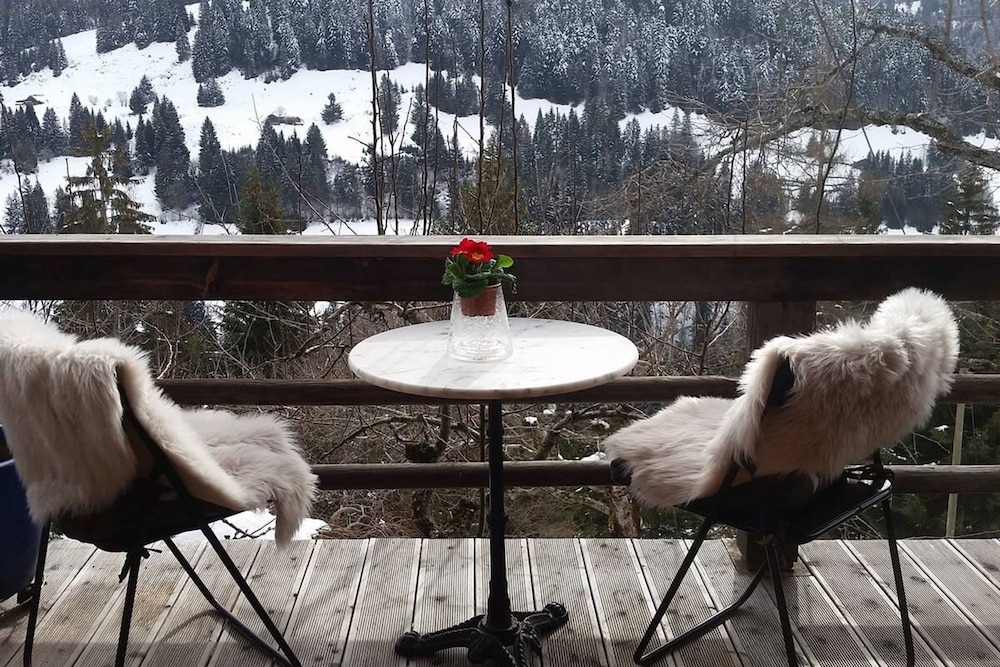 5 BR Gstaad Paradise View Chalet With Outdoor Jacuzzi