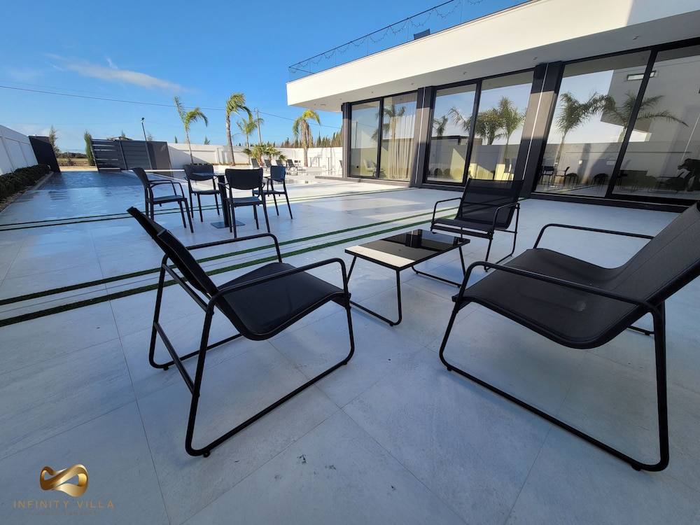 La Mirage Group Villas