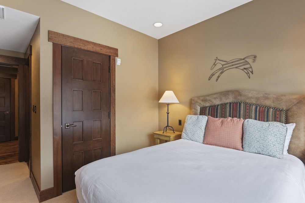 Flagstaff Lodge at Deer Valley Resort - Three Bedroom Residence #302 3 Condo