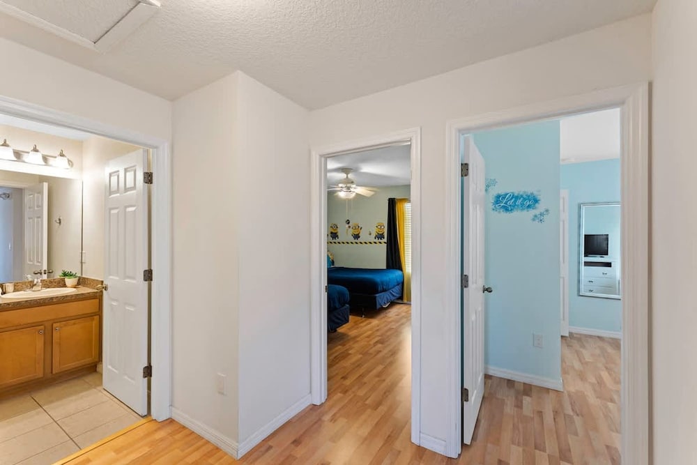 Lake View and Private Pool 4BR at Bella Vida