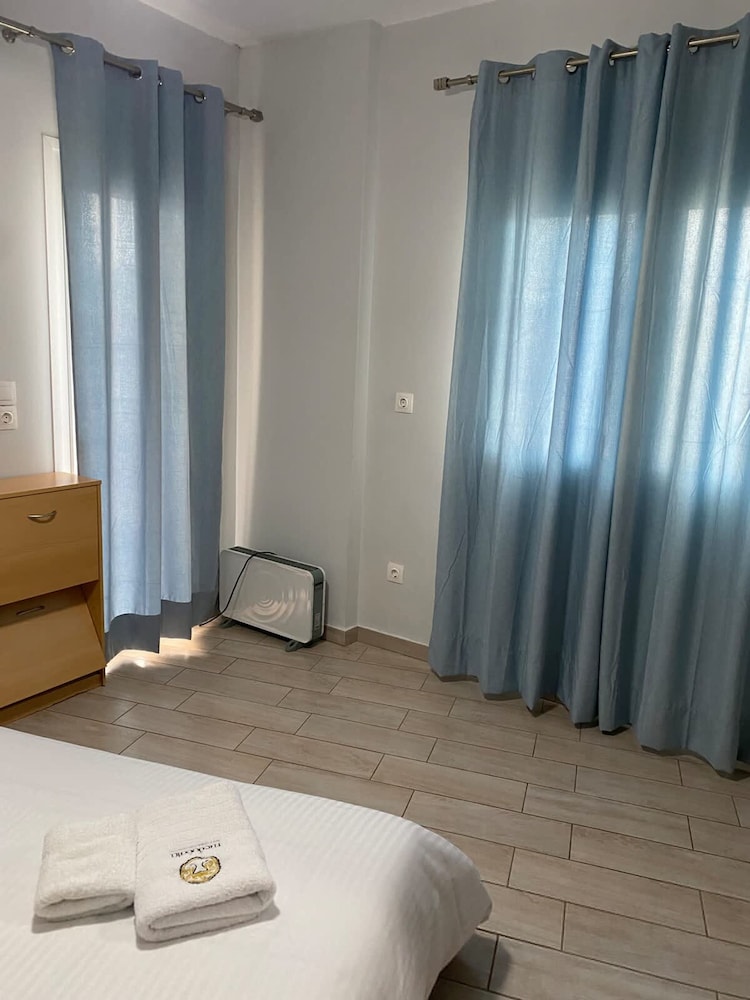 Arethousa City View Getaway - Chalkida s Cozy Gem