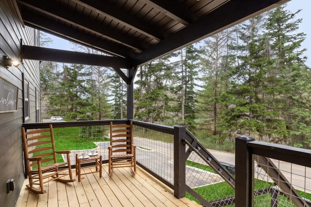 NEW - 1 Location Cabin Pool Hot Tub Arcade HL