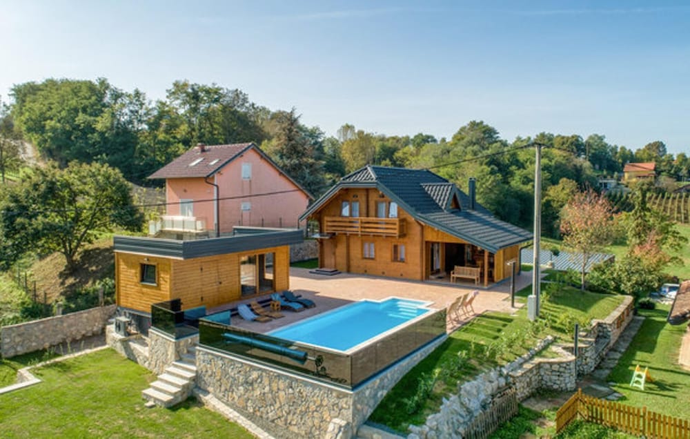 Dream Villa Sleeps 8 With Sauna