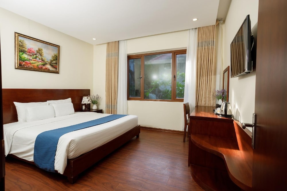 Bounce Beach Hotel & Tien Sa Resort