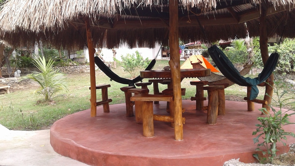 Chelle's Guest House and Backpackers - Hostel