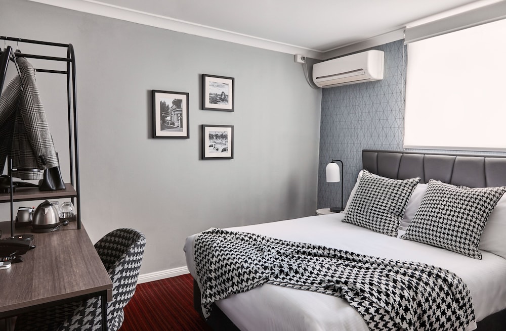 Potts Point Vacations - No9 Springfield - Property Image 1
