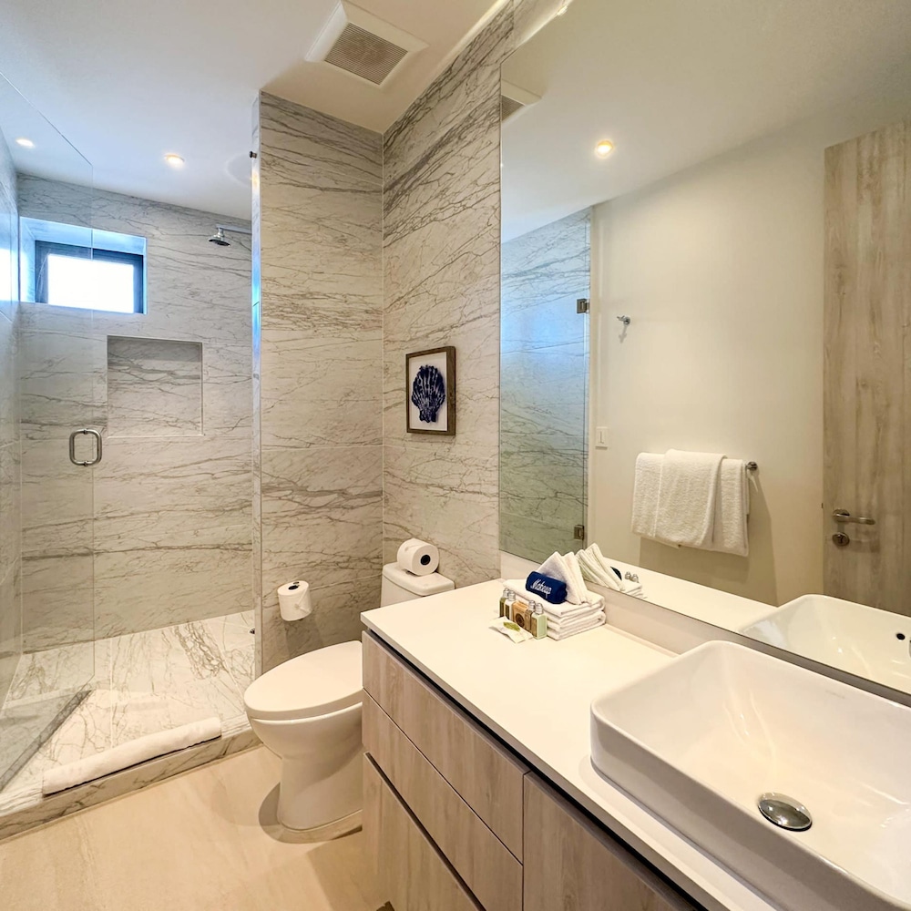 New 3BR Ground Floor Las Palomas Condo