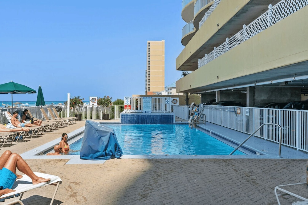 Emerald Isle 701 by Avantstay Gul Front Corner Unit 2 Pools