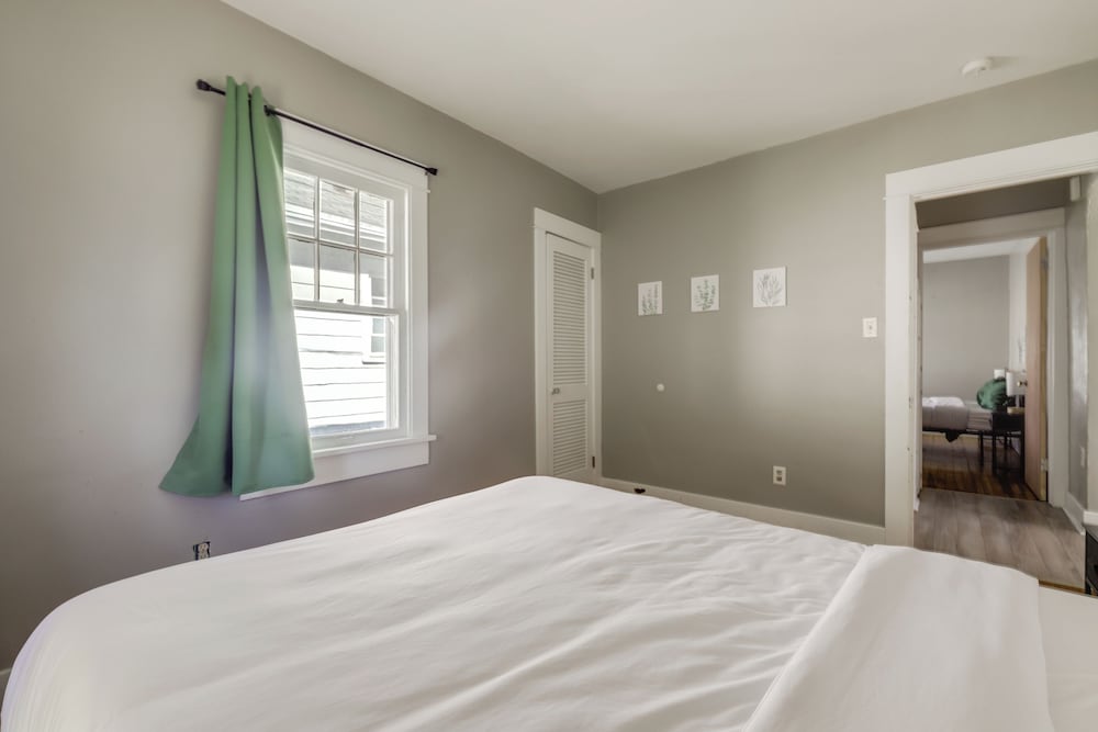 Close to University & Dtwn: Home in Dayton