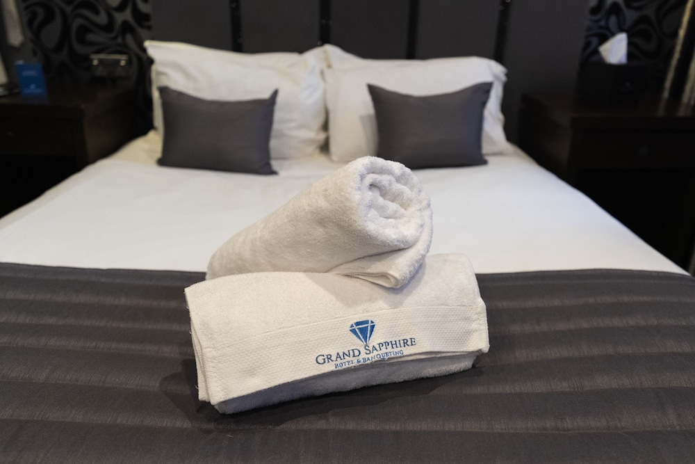 Croydon Vacations - Grand Sapphire Hotel  Banqueting - Property Image 3