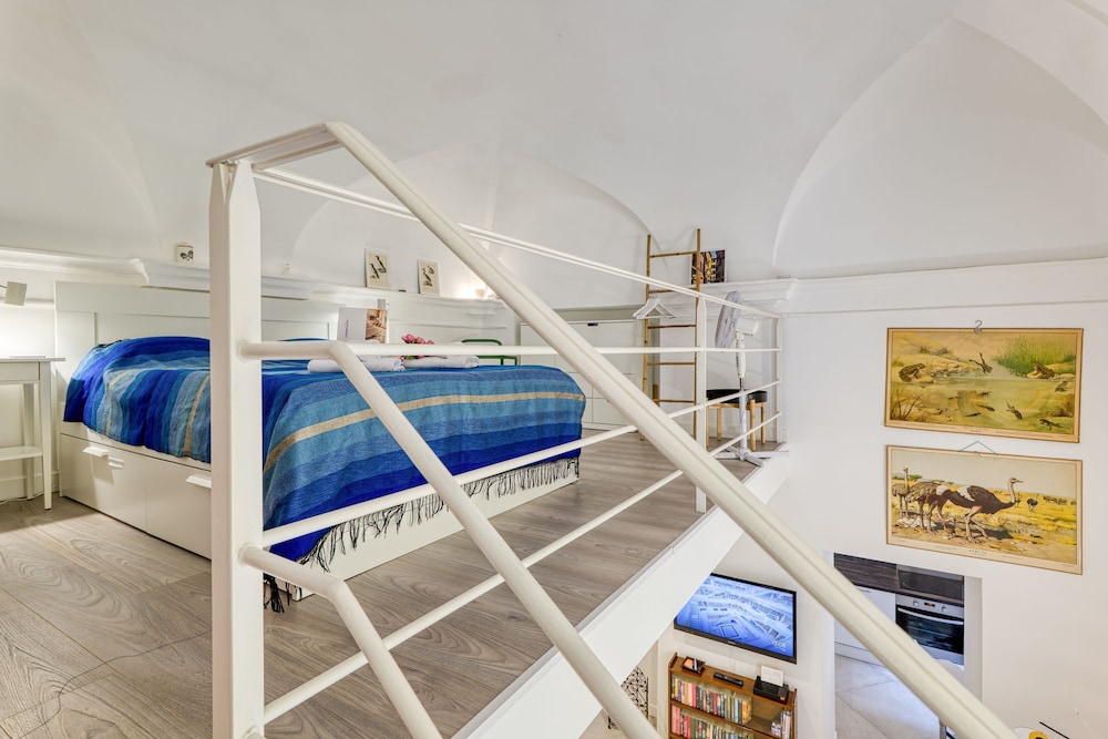 Two Levels Apt In Historical Building