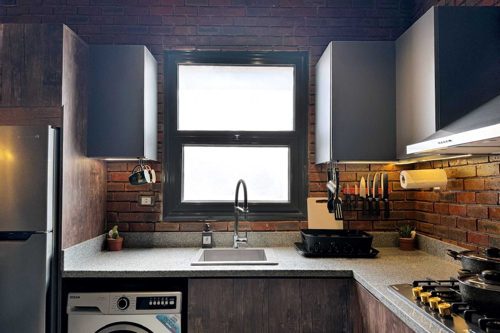The Built-up 2 BDR Condo 15 min to CAI Airpt
