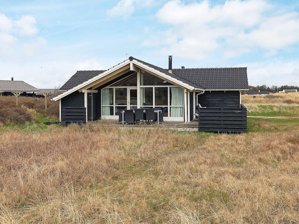 Quaint Holiday Home in LÃ¸kken near Beach view 3