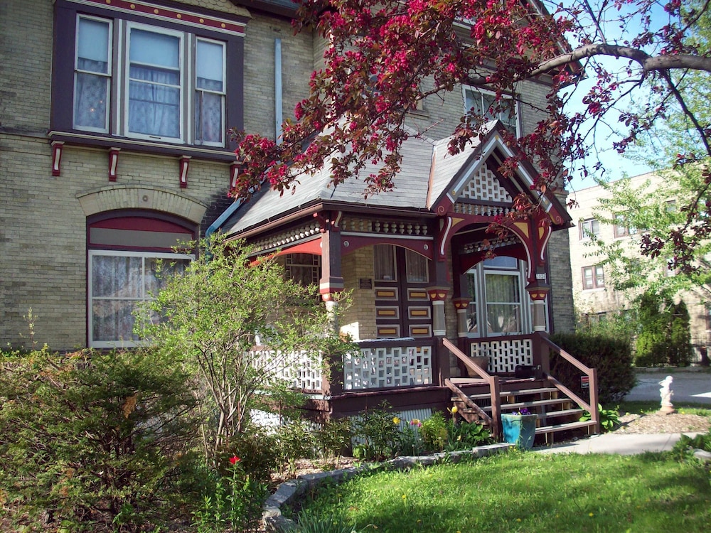 Milwaukee Vacations - Manderley Bed and Breakfast - Property Image 31