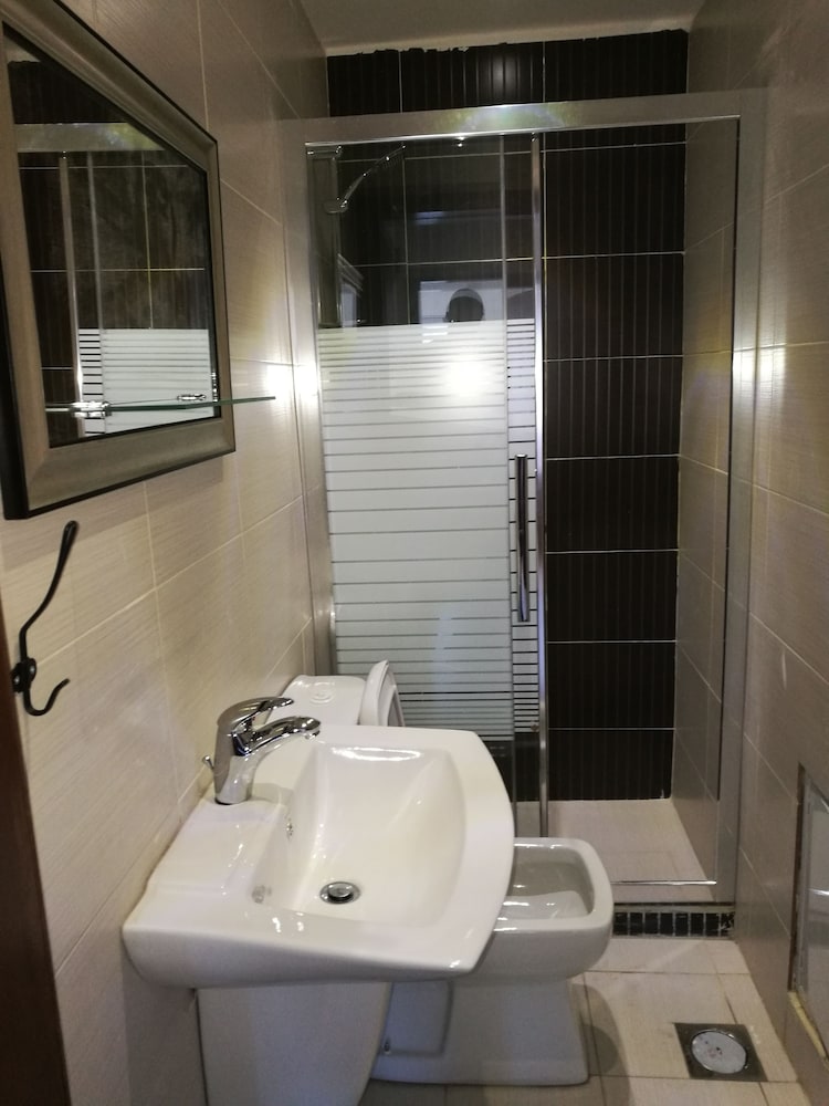 Cozy Dair Ghbar Apartments