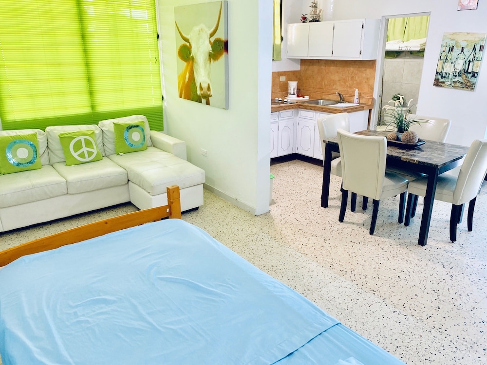 Atenas City Inn