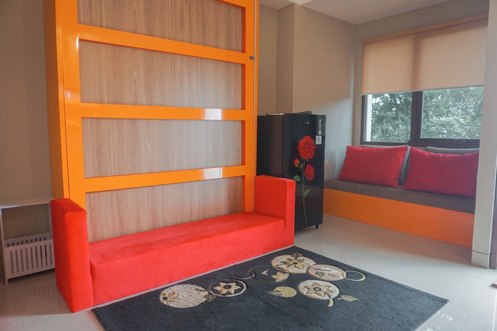 Cozy Studio Apartment At LRT City Jatibening