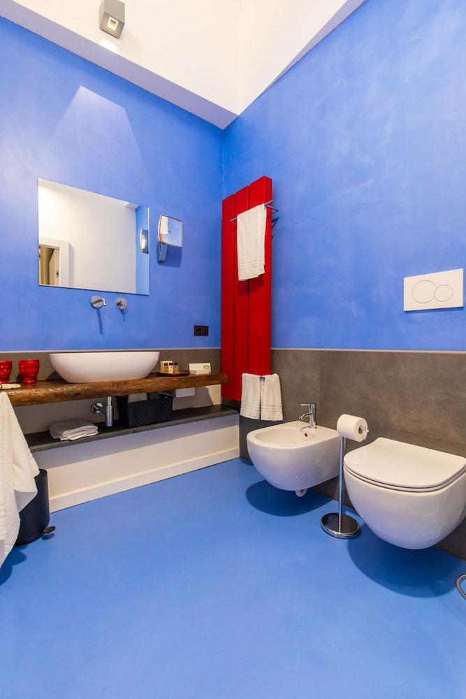 Amana in Naples With 1 Bedrooms and 1 Bathrooms