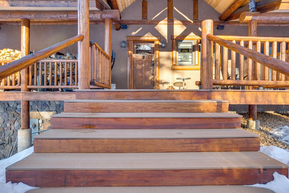 'black Bear Cabin' Near Skiing & Hiking!