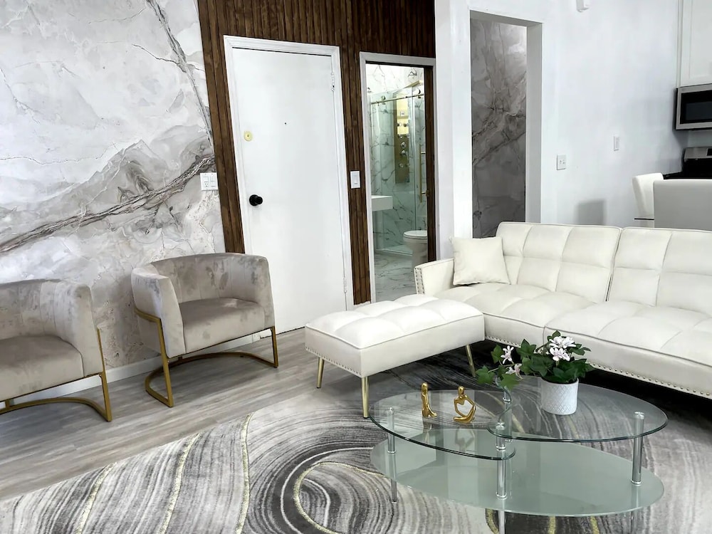 Luxury Living in the Heart of NY - Property Image 15
