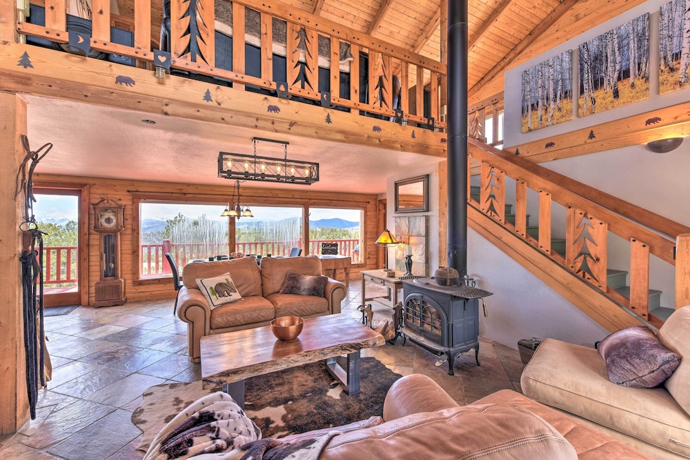 Secluded Cotopaxi Cabin w/ Panoramic Mtn Views