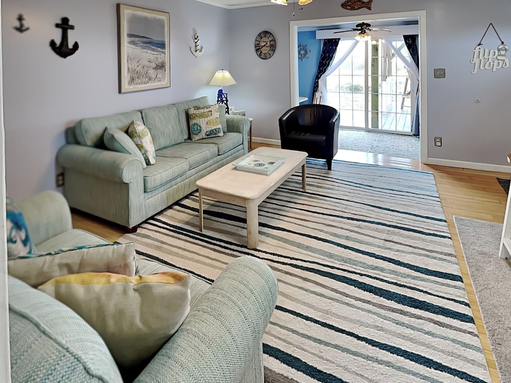 In Good Sands by Topsail Realty