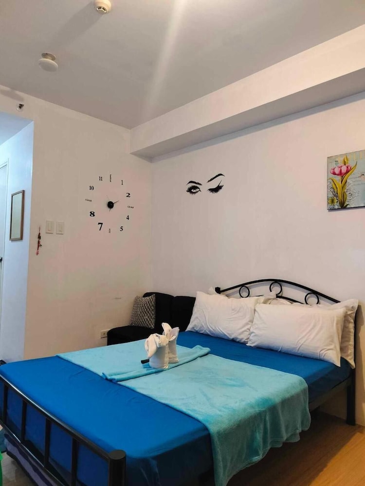 Luxurious 9th Floor Studio in Quezon City With Private Pool