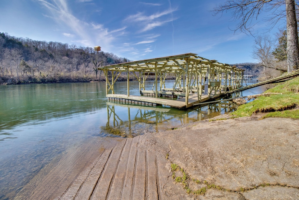 Premier Trout Fishing: Scenic White River Cabin