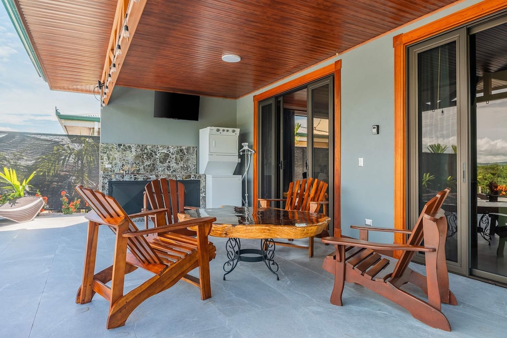 Nayari Frog Farmstay Villa La Fortuna