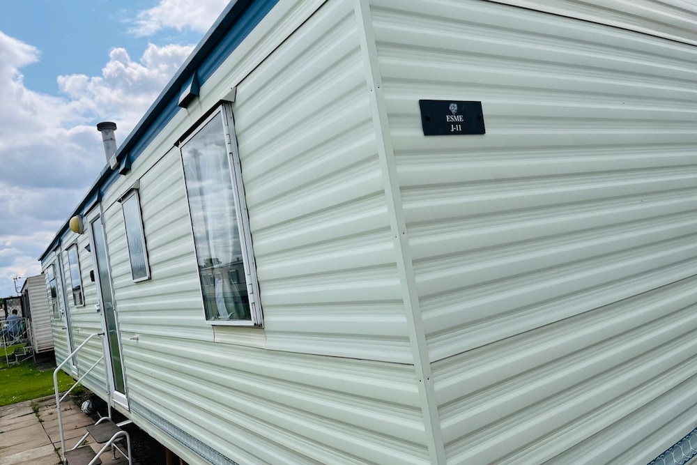 Cozy Caravan in Skegness for 8